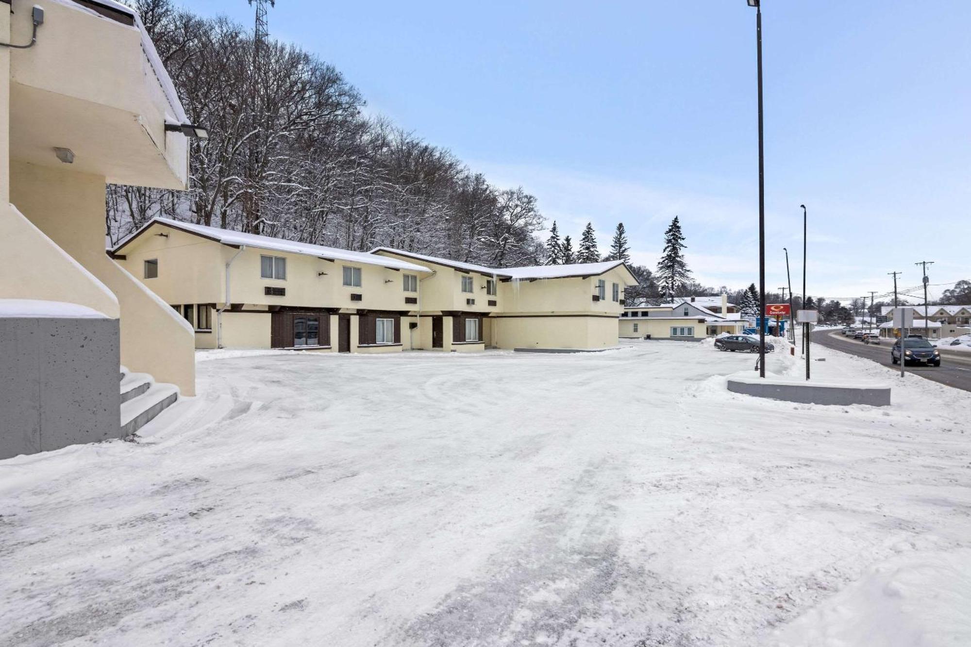 Econo Lodge Manistee Luaran gambar