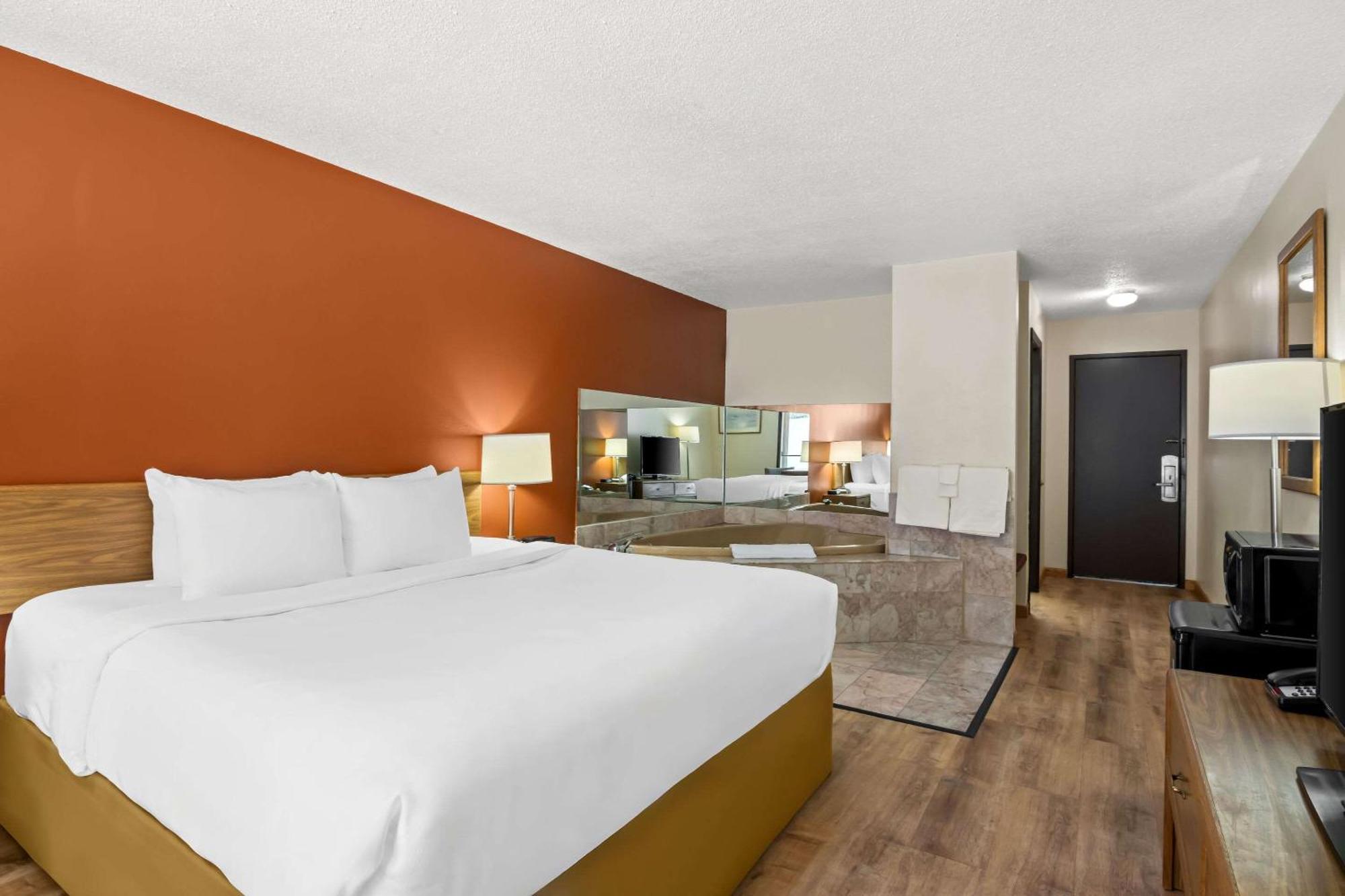 Econo Lodge Manistee Luaran gambar