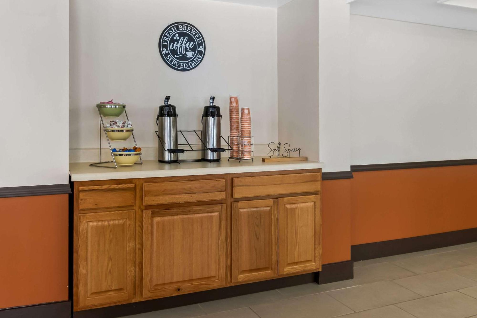 Econo Lodge Manistee Luaran gambar