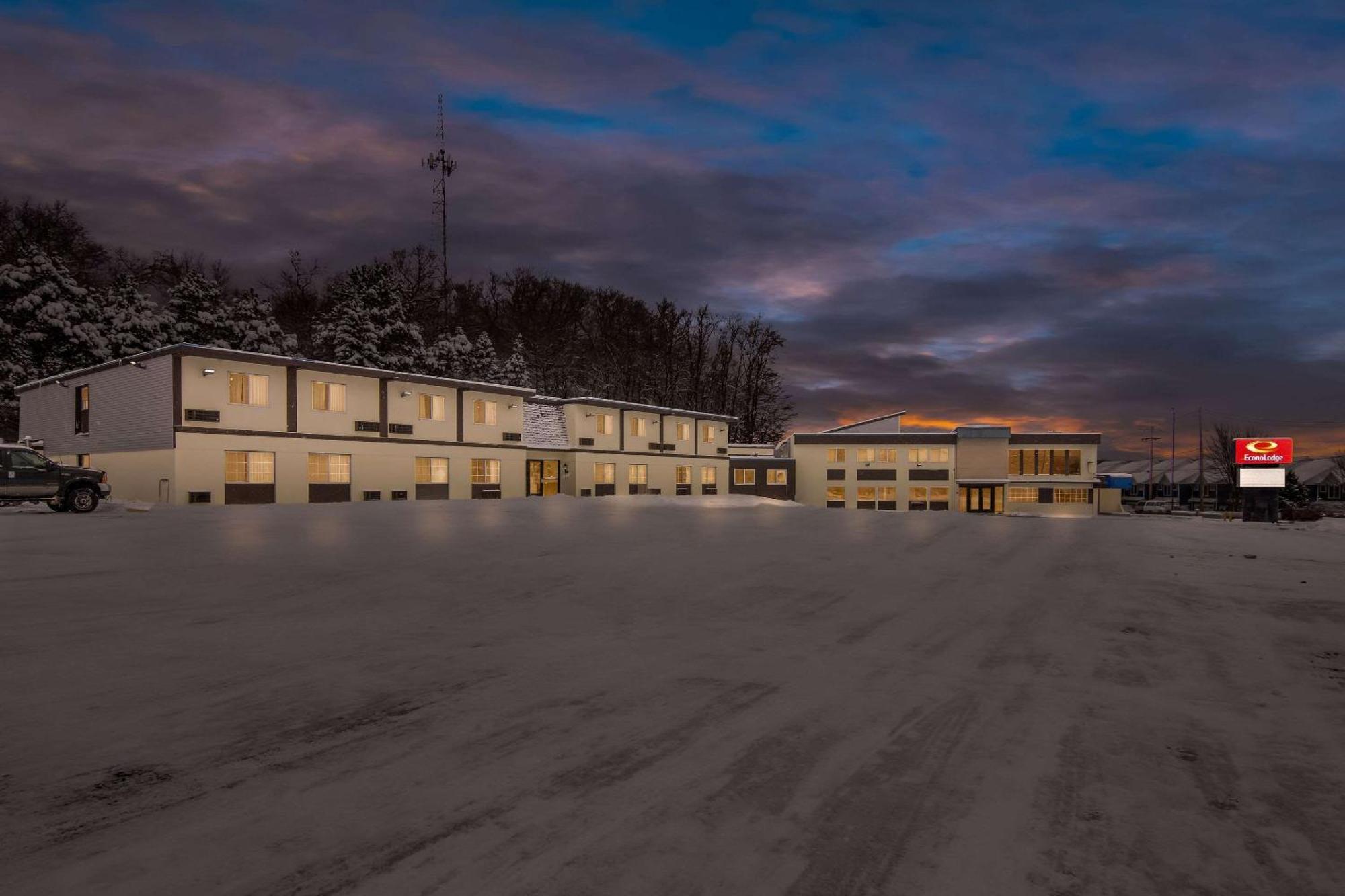 Econo Lodge Manistee Luaran gambar