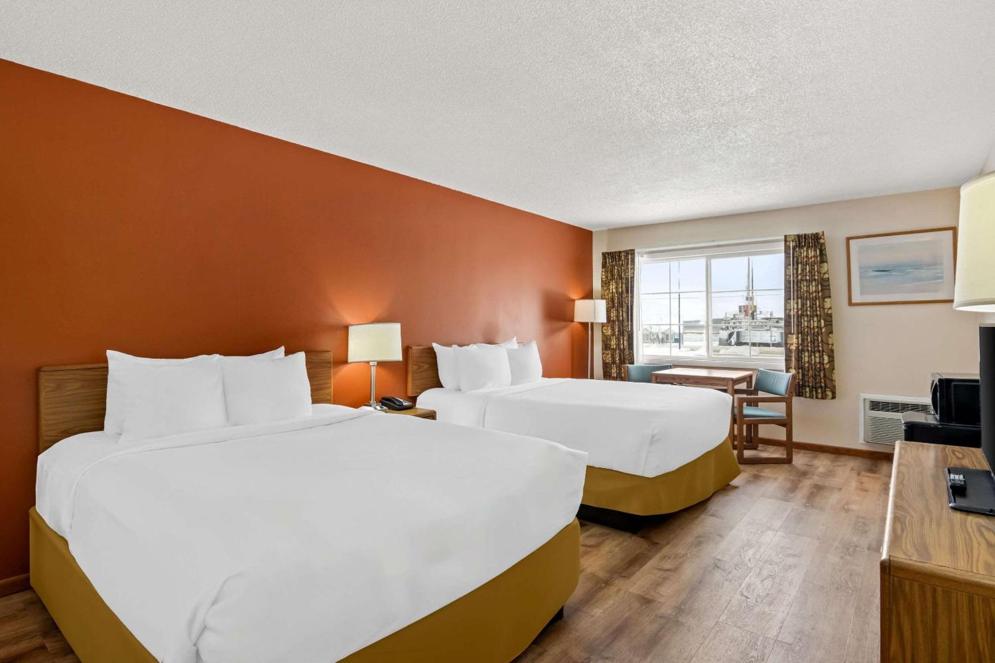Econo Lodge Manistee Luaran gambar