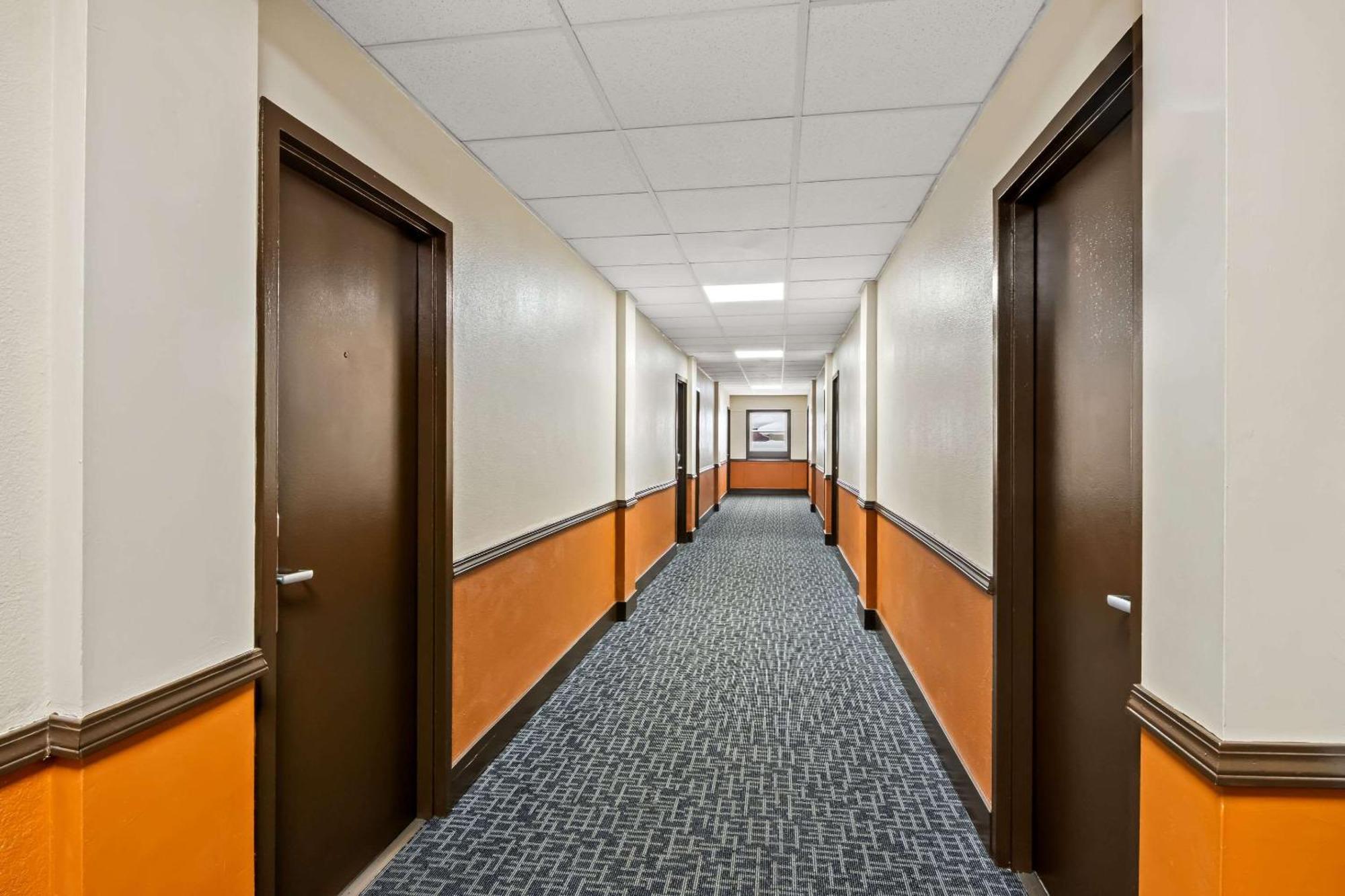 Econo Lodge Manistee Luaran gambar