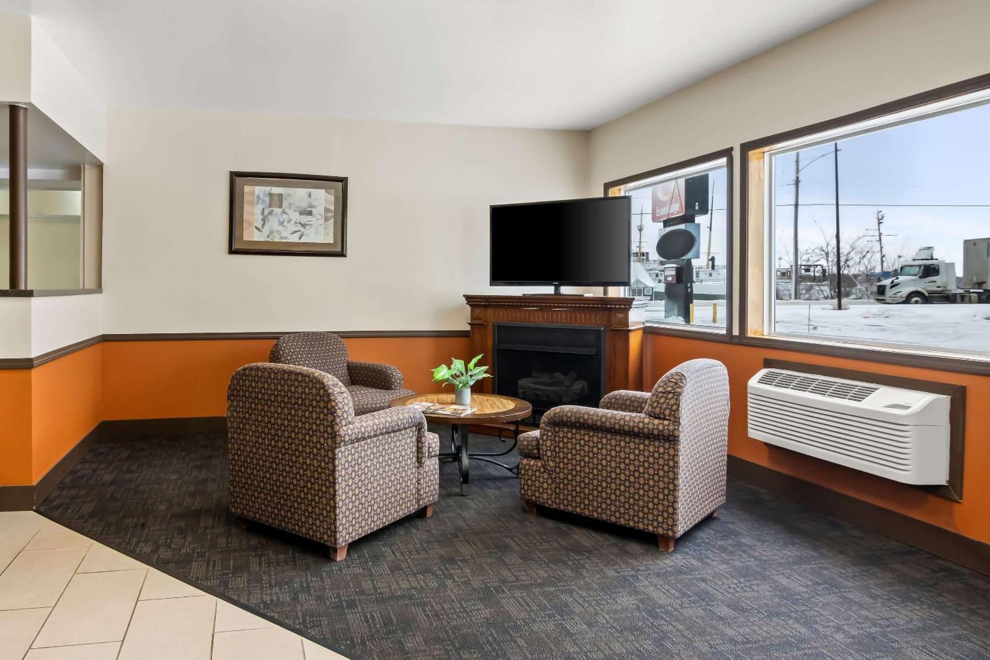 Econo Lodge Manistee Luaran gambar