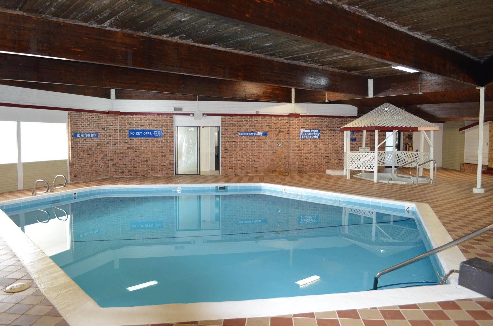 Econo Lodge Manistee Luaran gambar